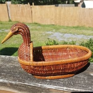 Wicker duck shaped basket